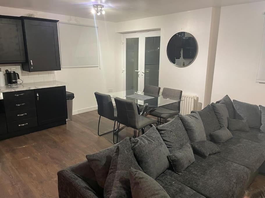 Stunning Central Apartment With Free Parking Sheffield Buitenkant foto